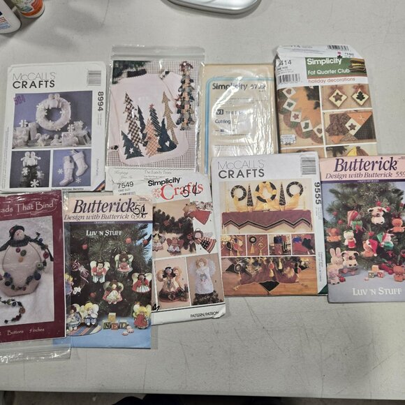Christmas Sewing Pattern mixed lot - snow babies, tree skirt, angels, wreaths - Picture 1 of 10